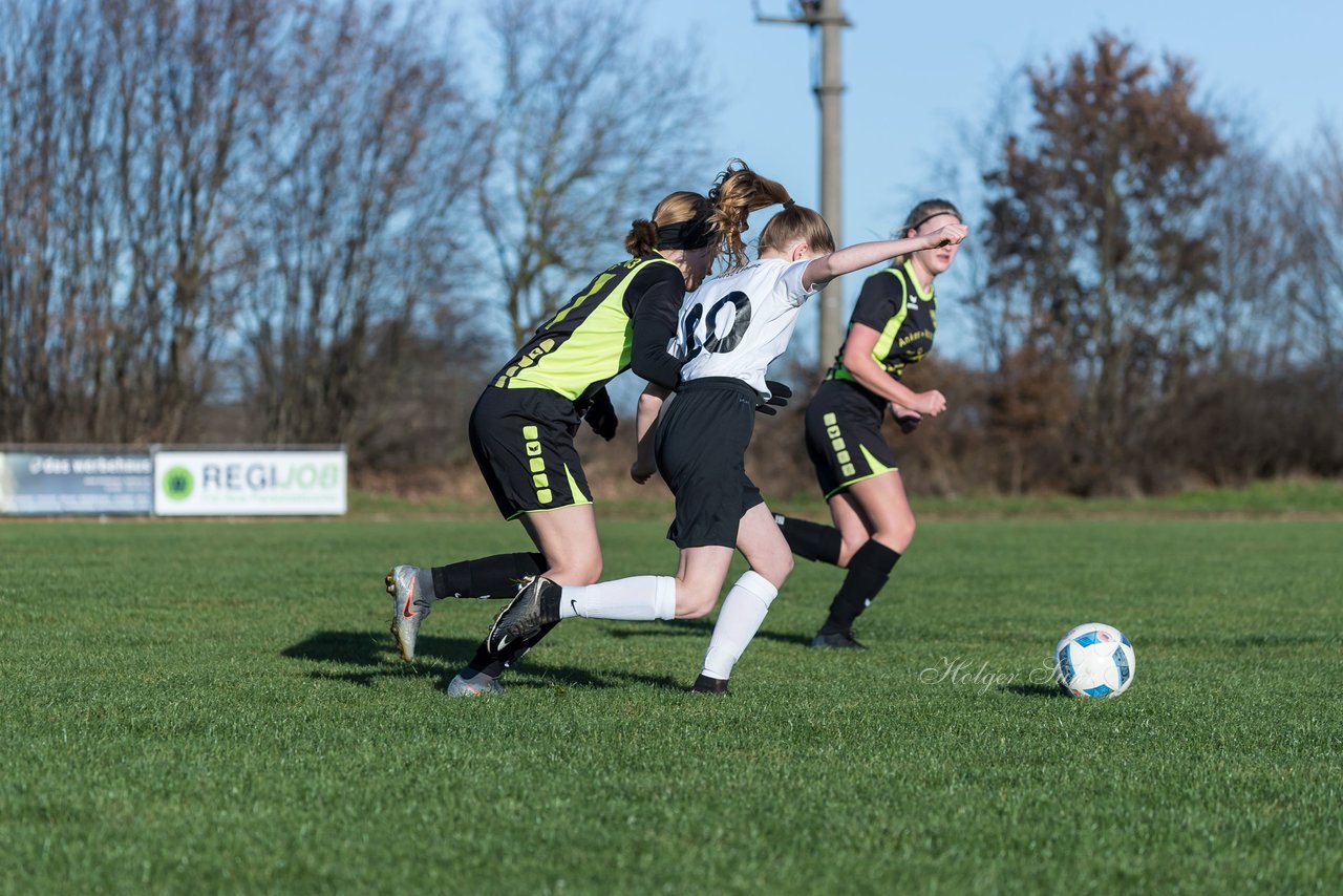 Bild 123 - B-Juniorinnen MSG Steinhorst Krummesse - SV Frisia 03 Risum Lindholm : Ergebnis: 0:5